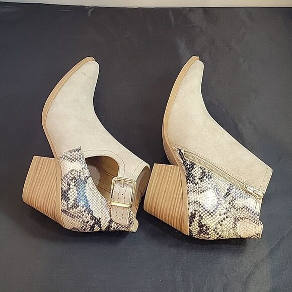 BRAND NEW SEVEN DIALS QUEENSBURY WOMAN ANKLE STRAP POINTED TOE BOOTIES - Picture 9 of 16